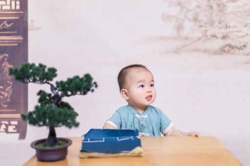 广州供卵包男孩宝宝腿纹不对称怎么办